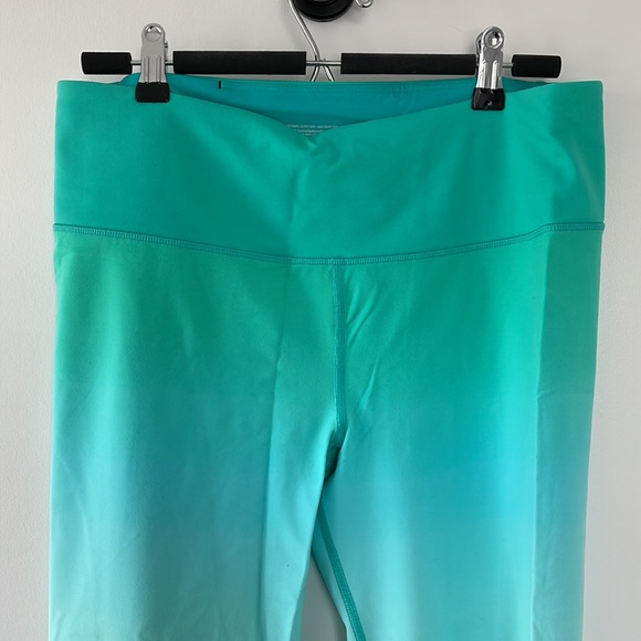 VSX | Ombre 3/4 Leggings - Picture 3 of 3